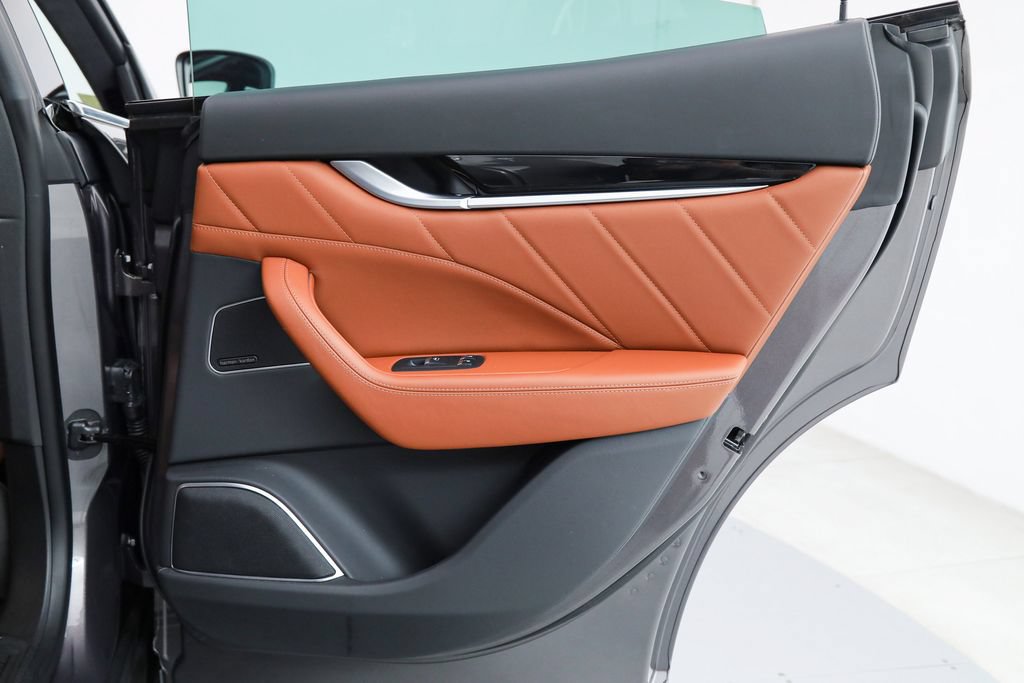 Certified 2023 Maserati Levante GT AWD/4WD image 13