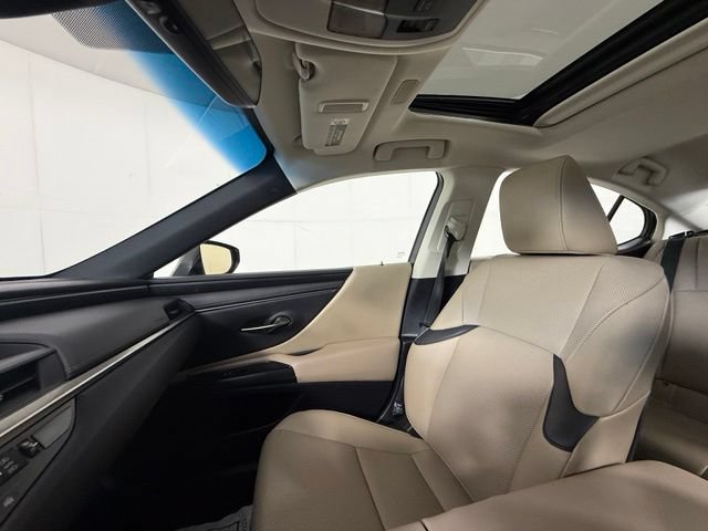 Used 2020 Lexus ES 350 w/ Accessory Package 2 FWD image 17