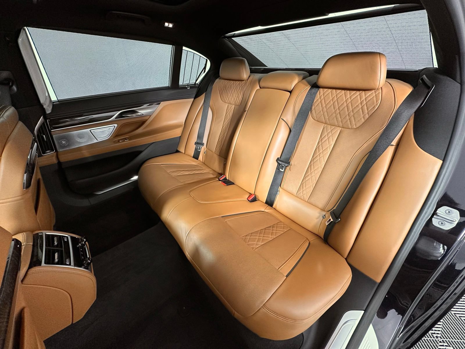 Used 2018 BMW 750i xDrive AWD/4WD image 28