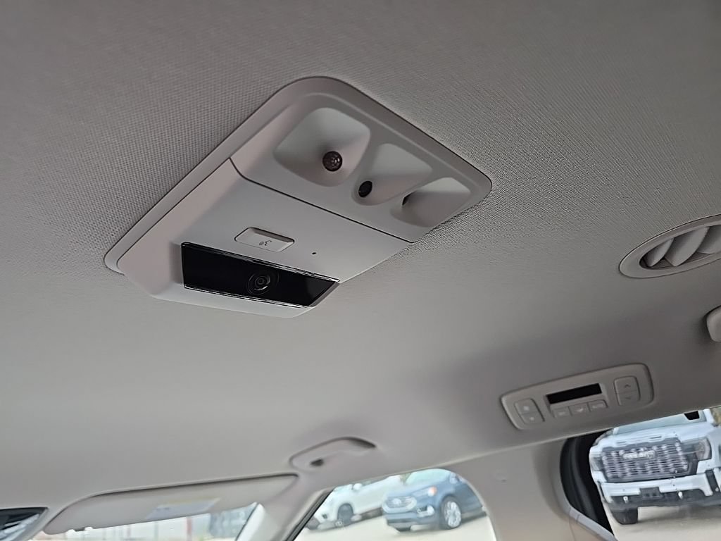 Used 2023 Kia Carnival EX FWD image 18