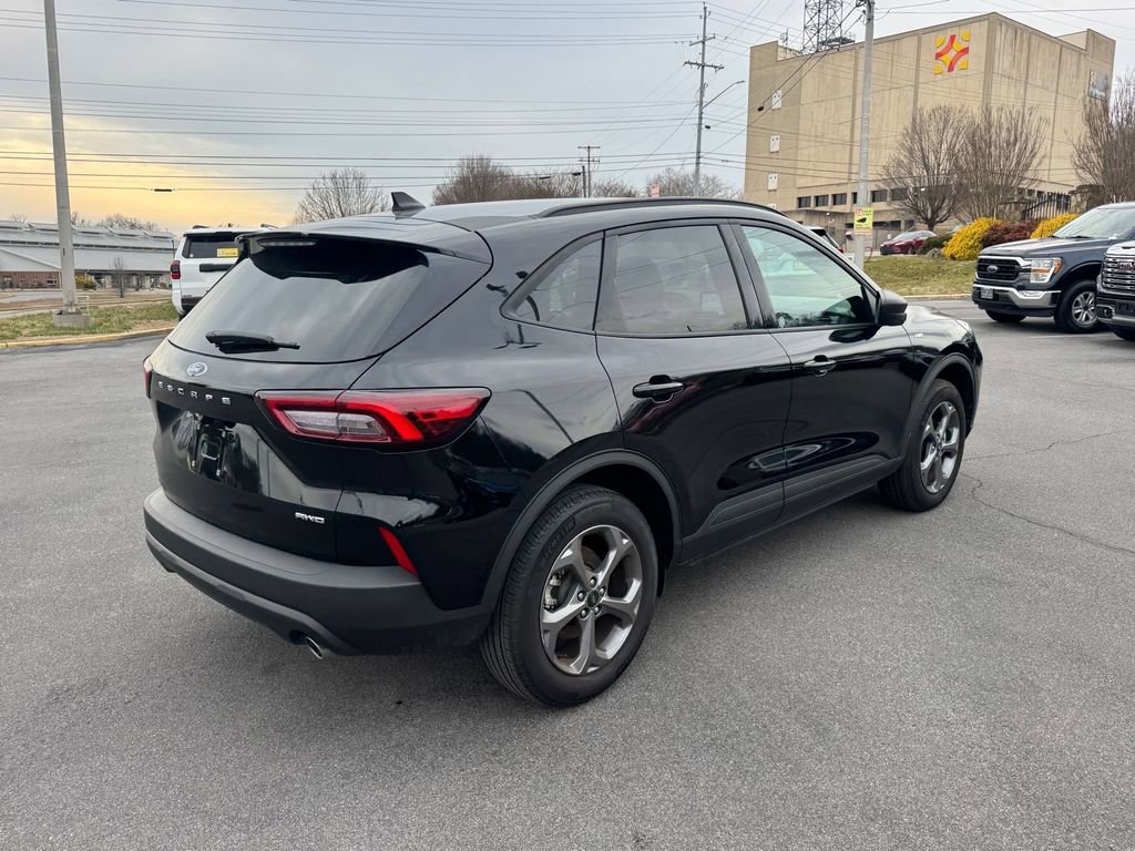Used 2025 Ford Escape ST-Line image 3