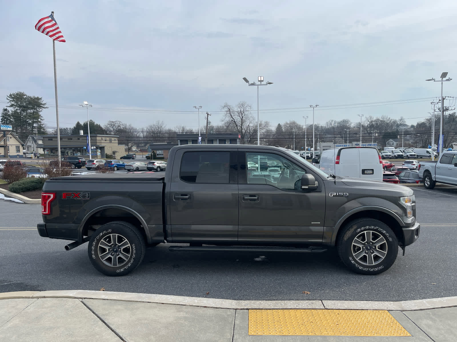 Used 2017 Ford F150 XLT w/ Equipment Group 302A Luxury image 5