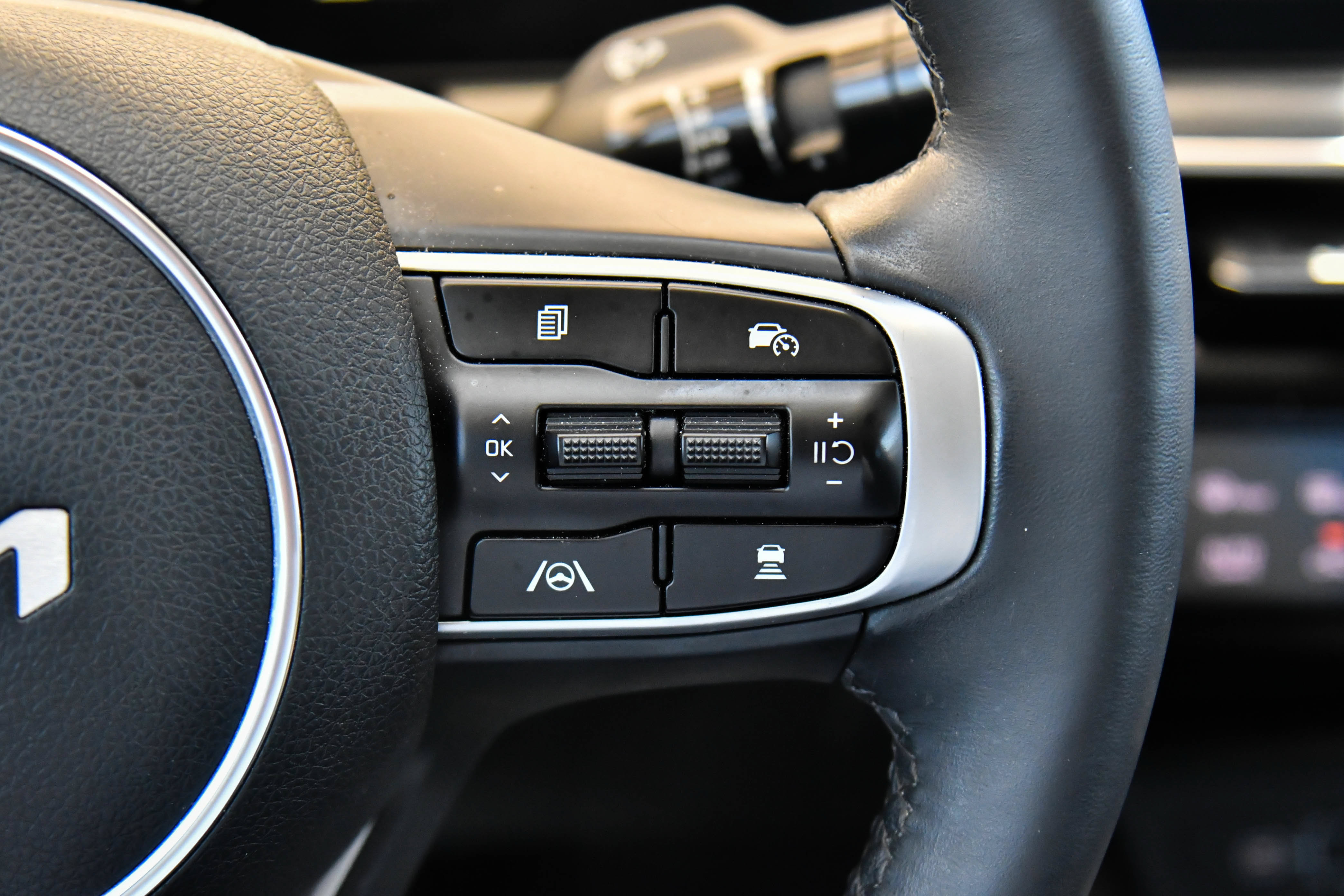 Used 2025 Kia K5 EX FWD image 43