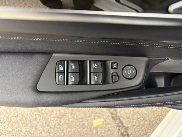 Used 2022 BMW M550i xDrive w/ Executive Package image 22