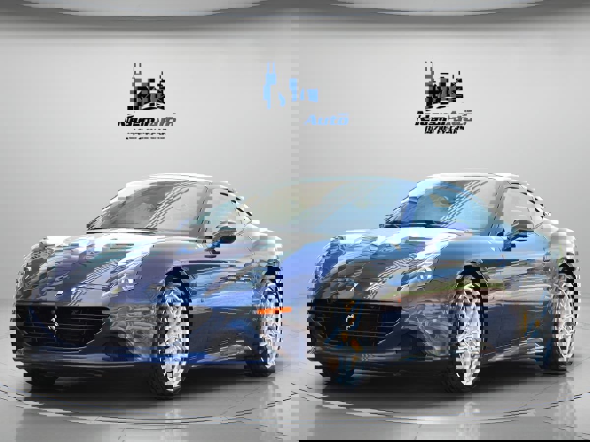 Used 2017 Ferrari California T image 9