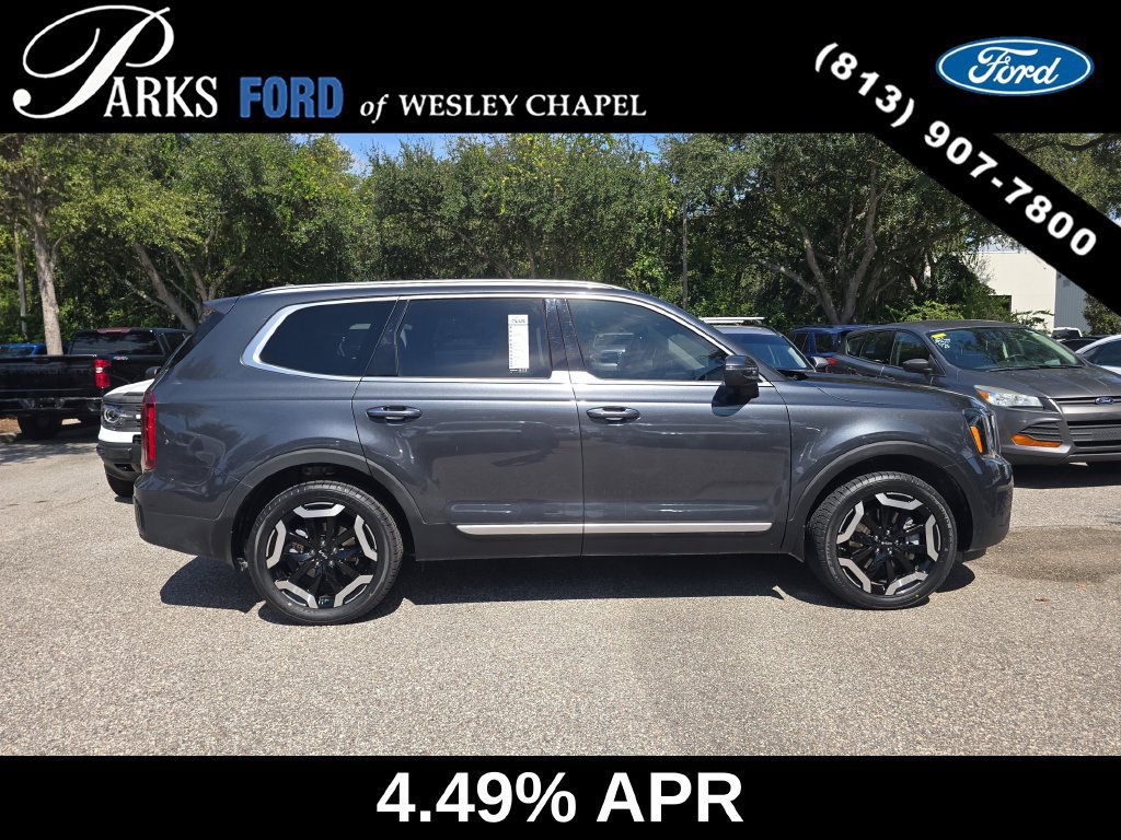 Used 2024 Kia Telluride S w/ S Sunroof Package FWD image 4