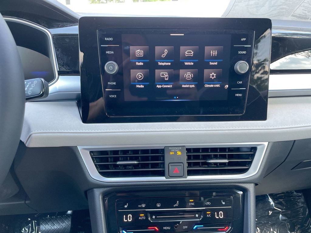 New 2025 Volkswagen Taos SE image 45