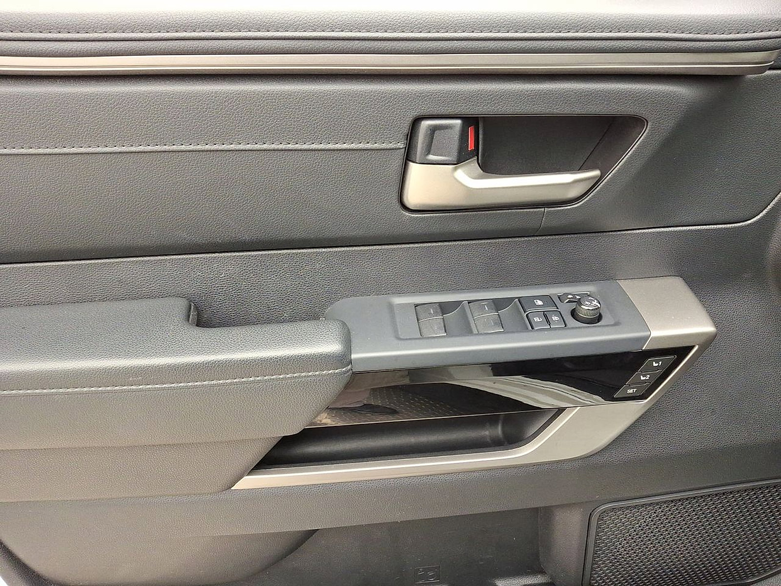 Used 2022 Toyota Tundra Limited w/ TRD Off-Road Package image 10