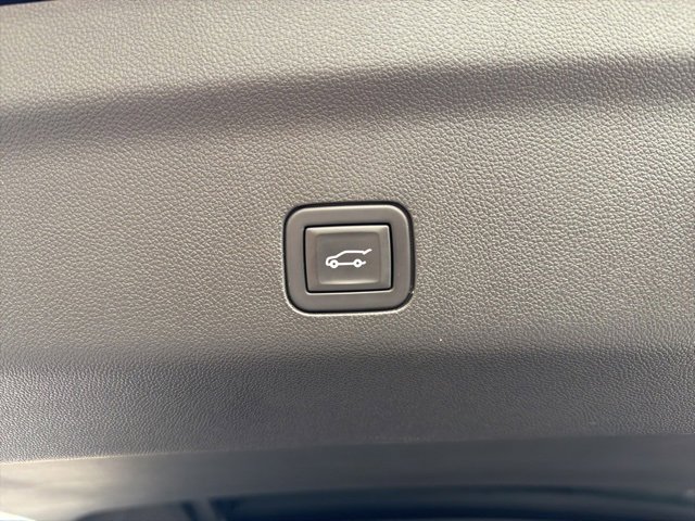 Used 2023 GMC Yukon AT4 w/ AT4 Premium Plus Package image 25