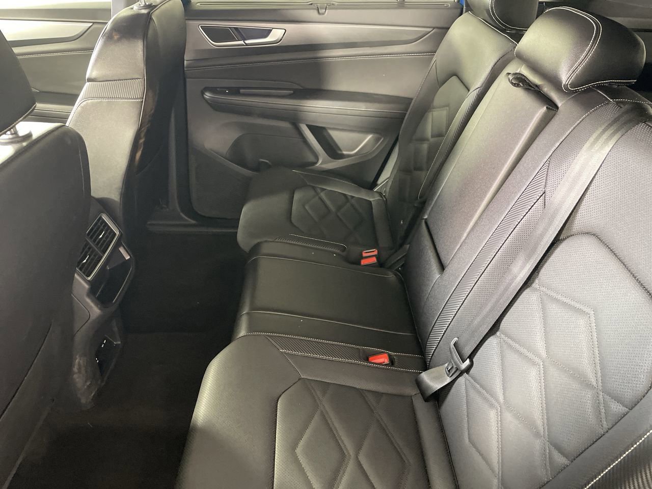 Used 2025 Volkswagen Atlas Cross Sport SE FWD image 22