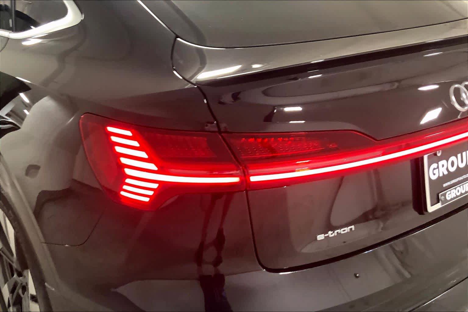 Used 2022 Audi e-tron Premium Plus AWD/4WD image 28