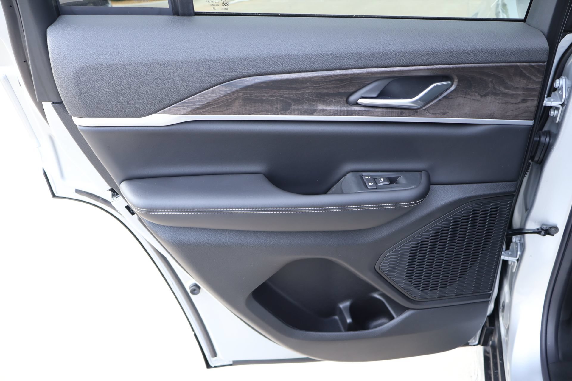 New 2026 Jeep Grand Cherokee Altitude RWD image 18