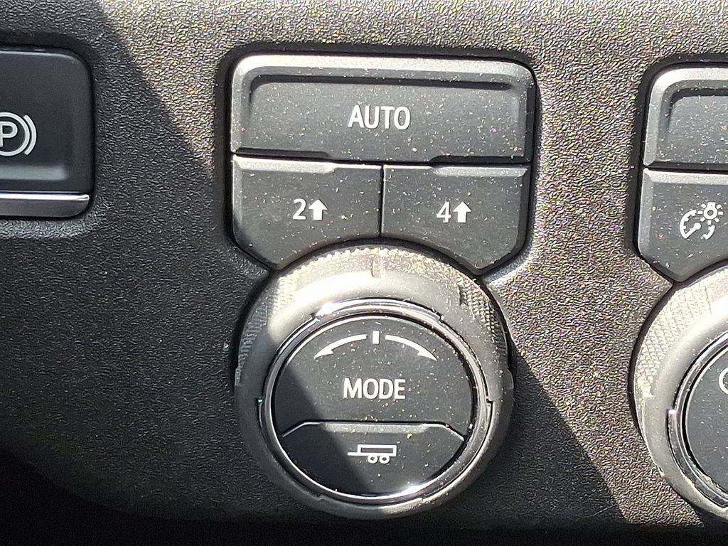 Used 2025 Chevrolet Silverado 1500 LT AWD/4WD image 23
