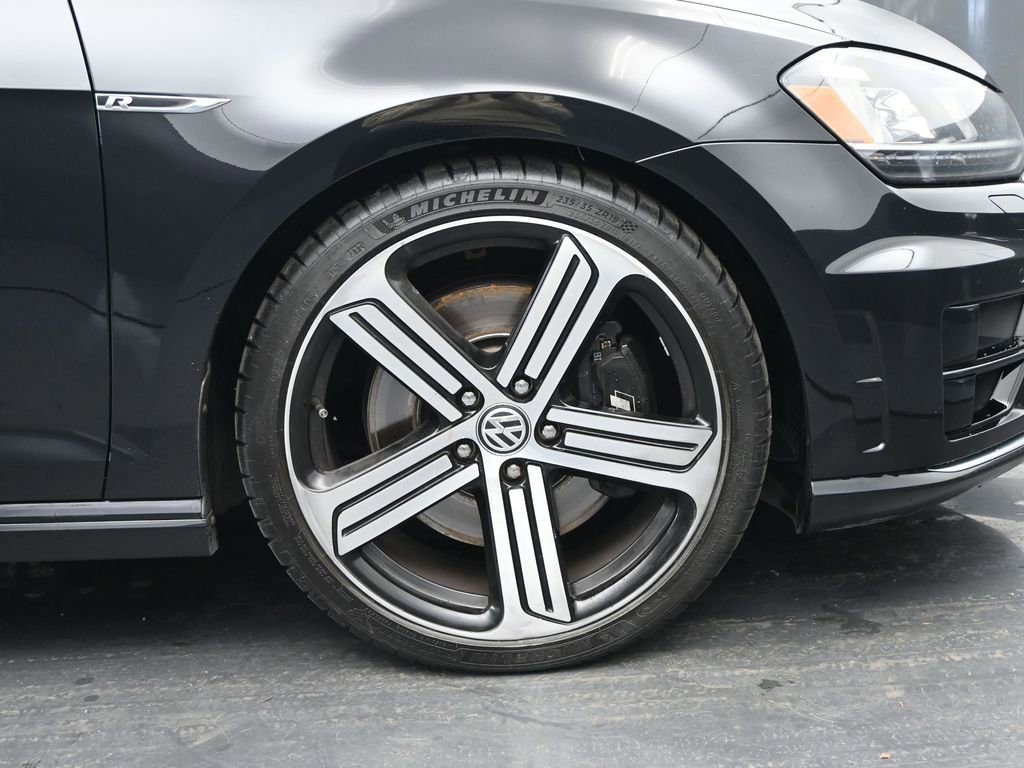 Used 2015 Volkswagen Golf R 4-Door image 34