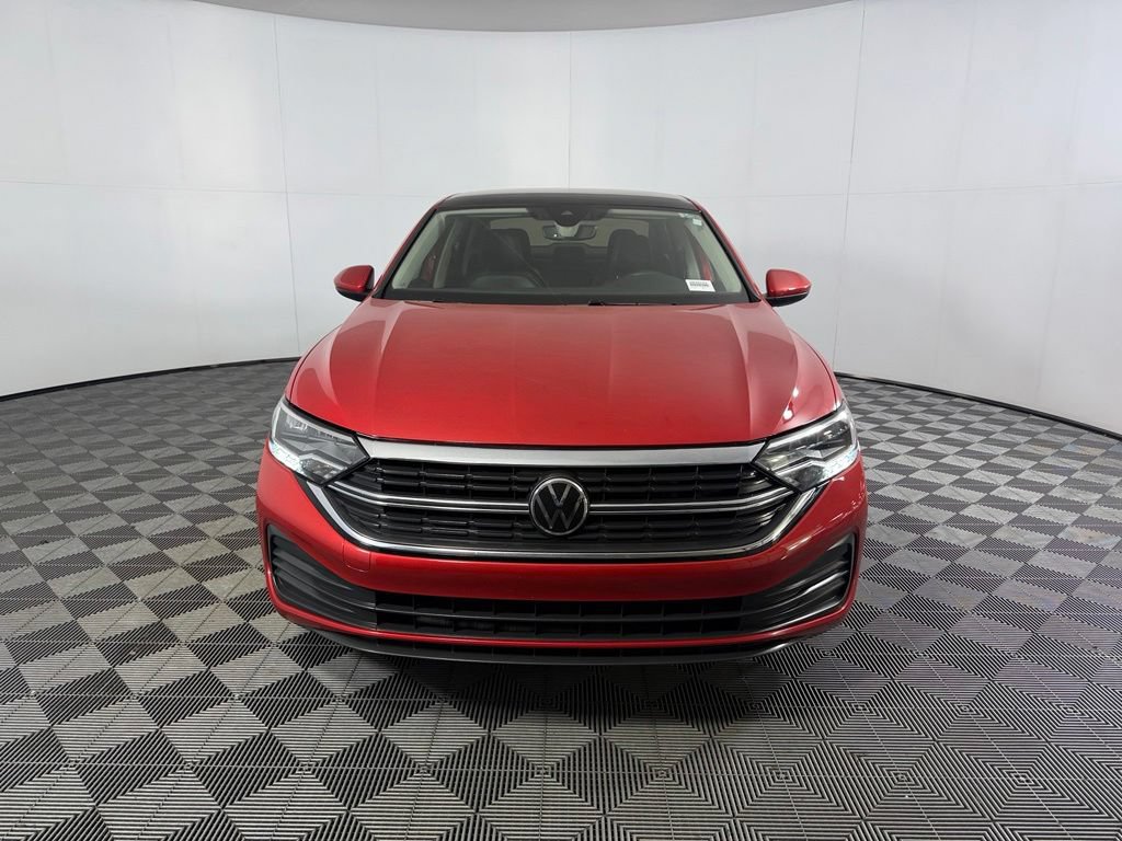 Used 2023 Volkswagen Jetta SE w/ Panoramic Sunroof Package FWD image 2