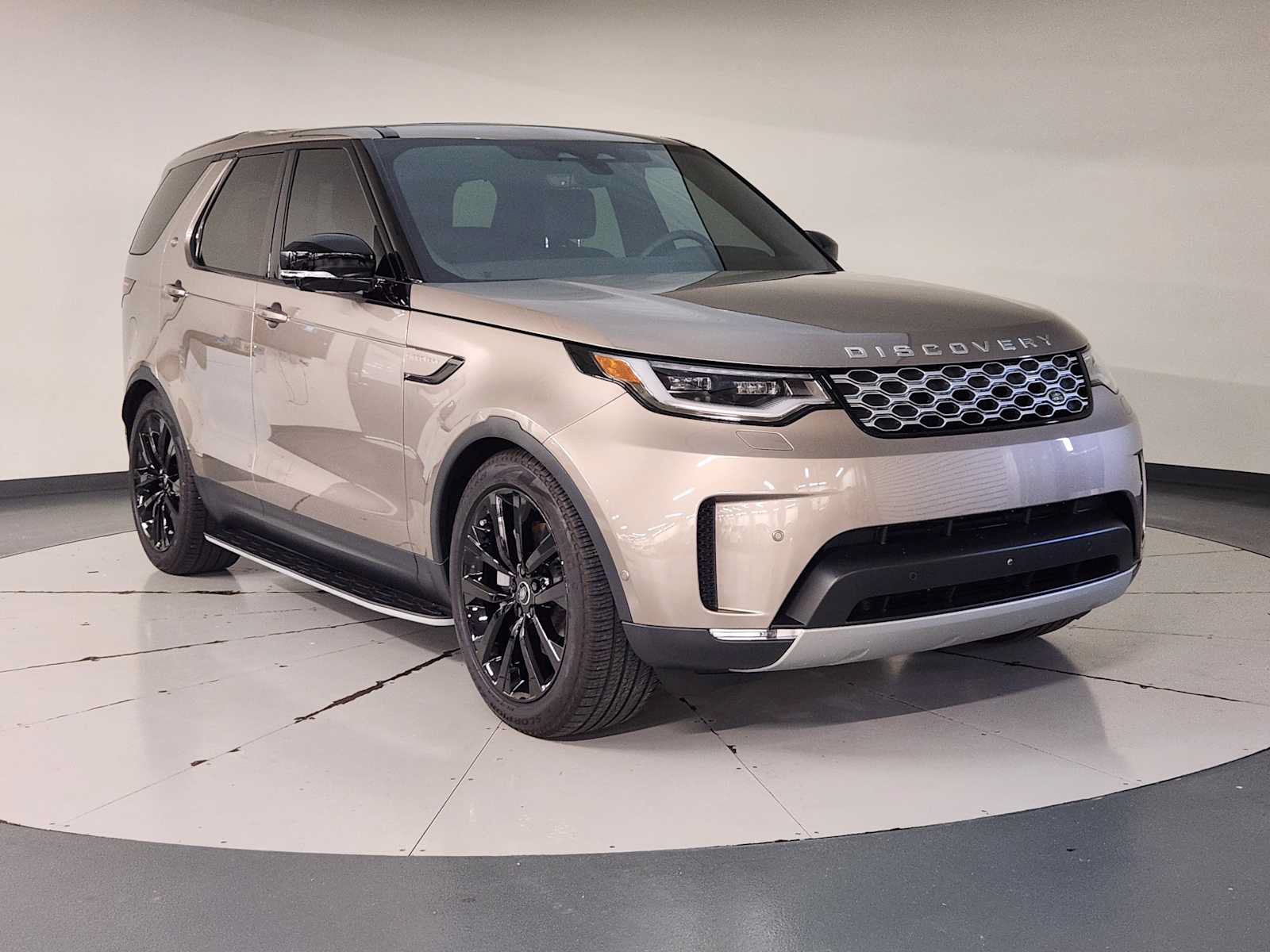 Used 2026 Land Rover Discovery S AWD/4WD image 7