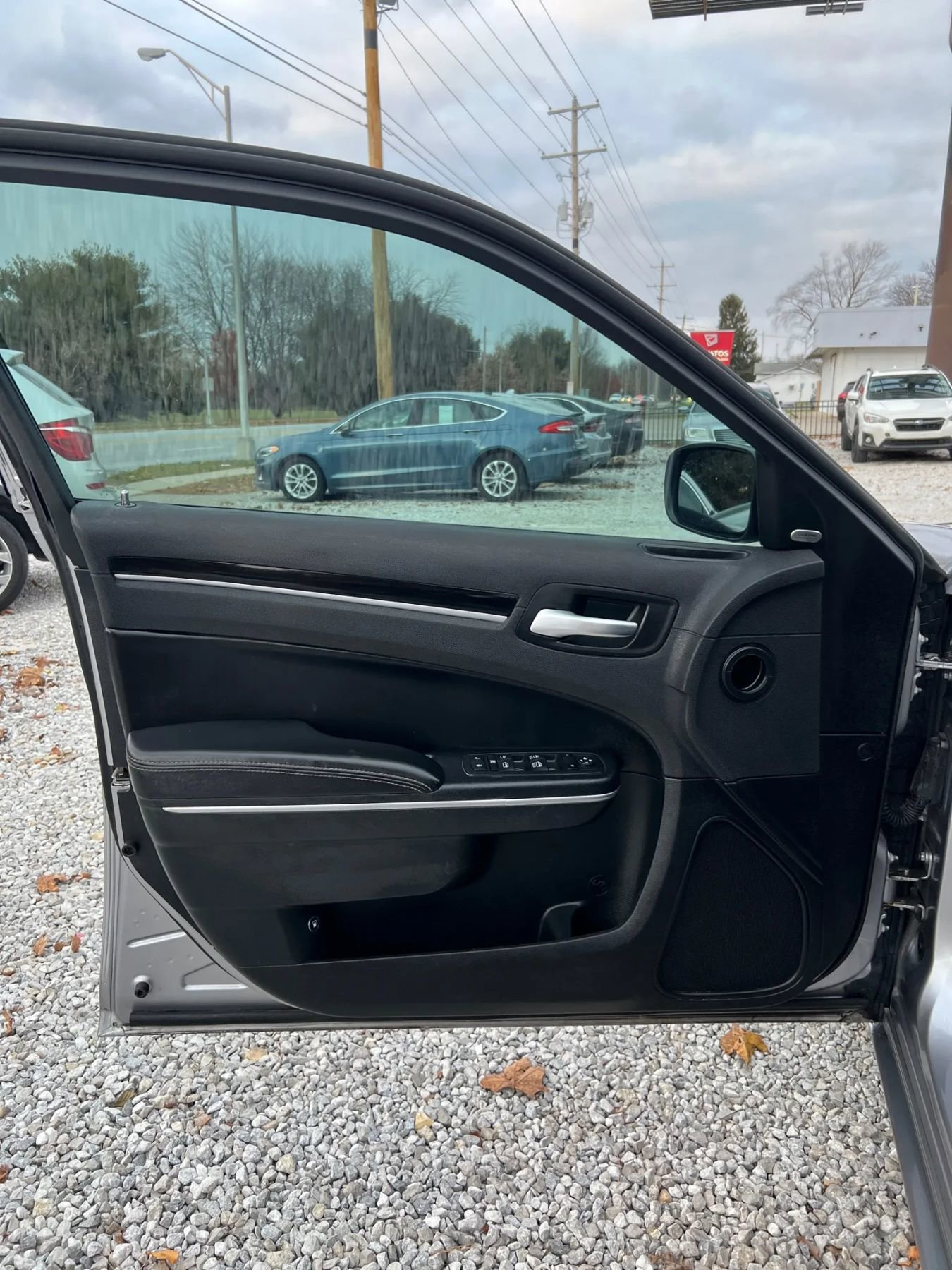 Used 2018 Chrysler 300 S image 8