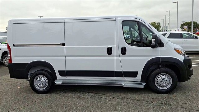 Used 2025 RAM ProMaster 2500 w/ U-Haul Equipment Group image 9