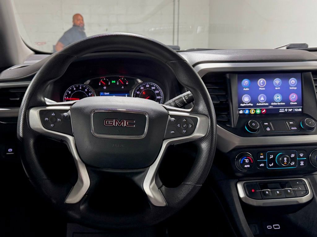 Used 2022 GMC Acadia SLE image 15