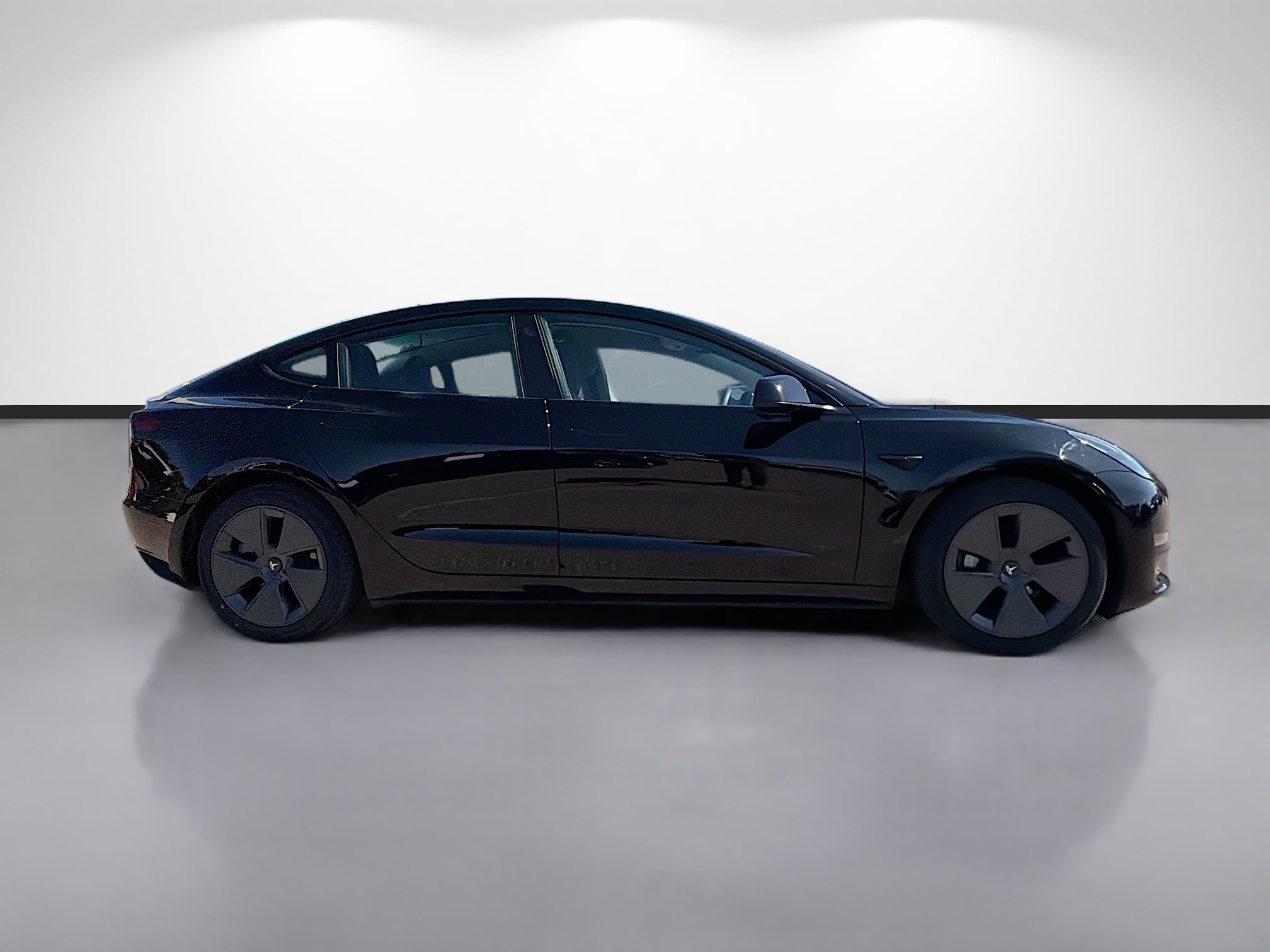Used 2023 Tesla Model 3 Standard Range image 6