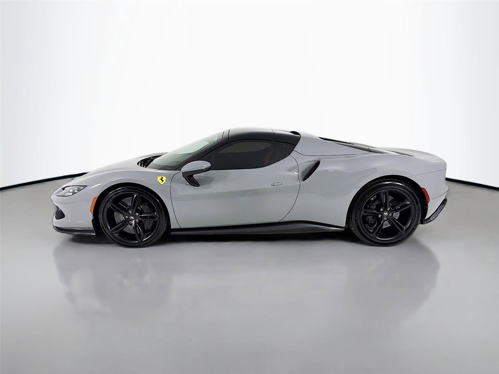 Used 2024 Ferrari 296 GTS RWD image 2