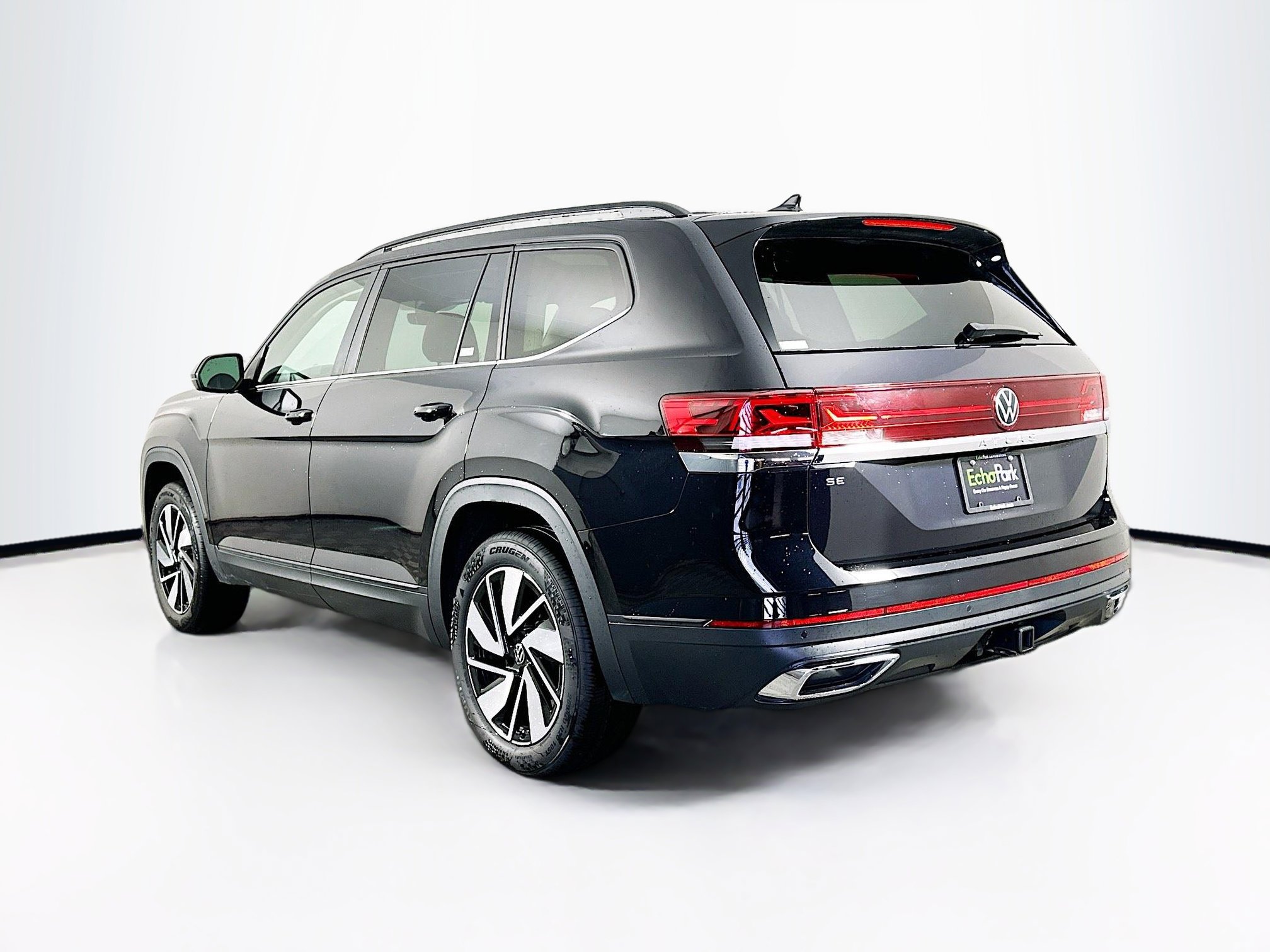 Used 2025 Volkswagen Atlas SE image 5