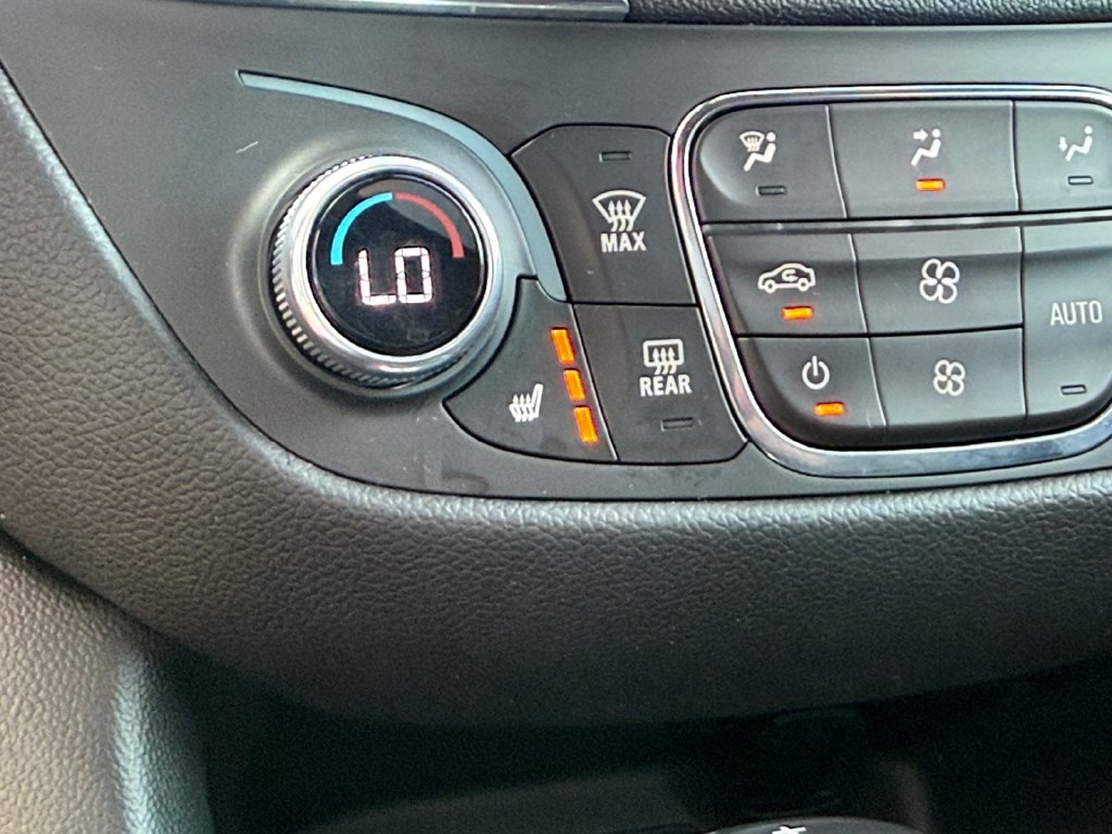 Used 2021 Chevrolet Equinox LT FWD image 19
