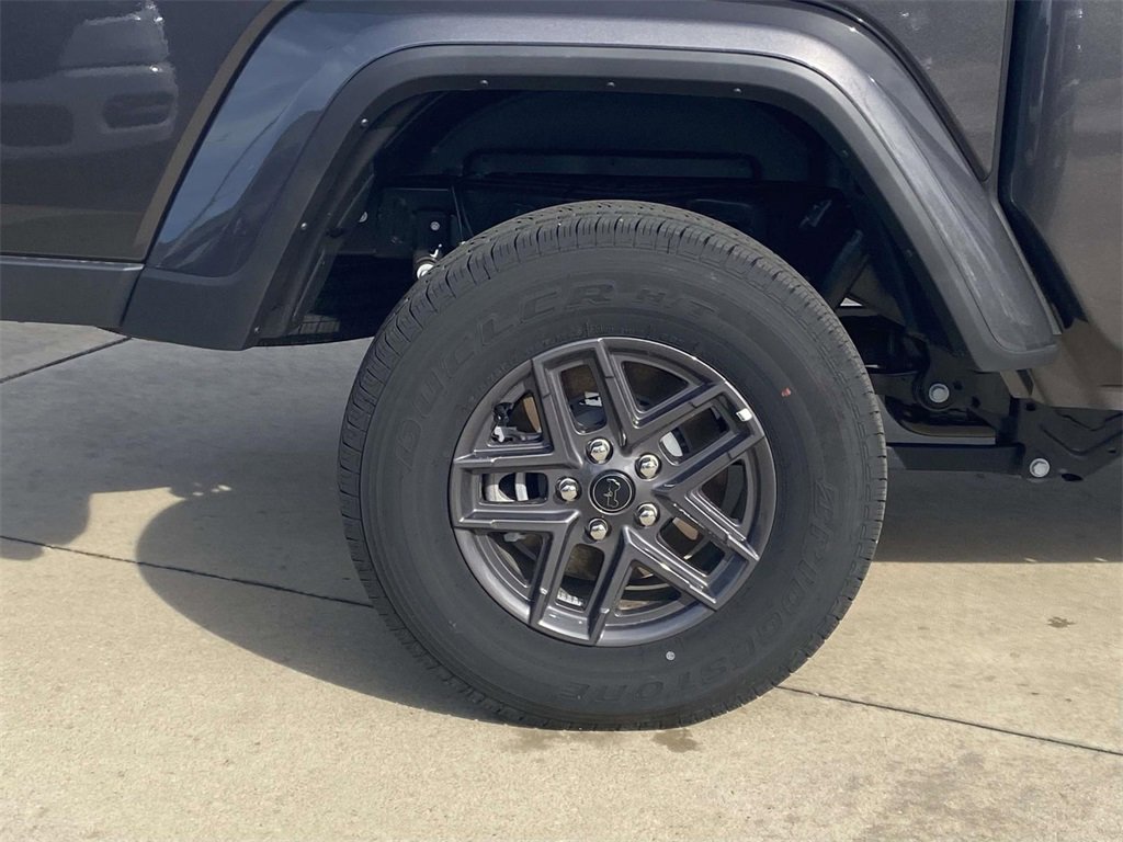 New 2025 Jeep Gladiator Sport image 9