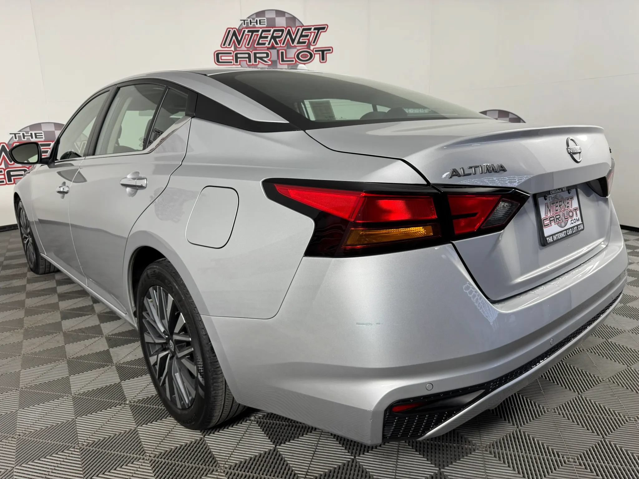 Used 2024 Nissan Altima 2.5 SV FWD image 26