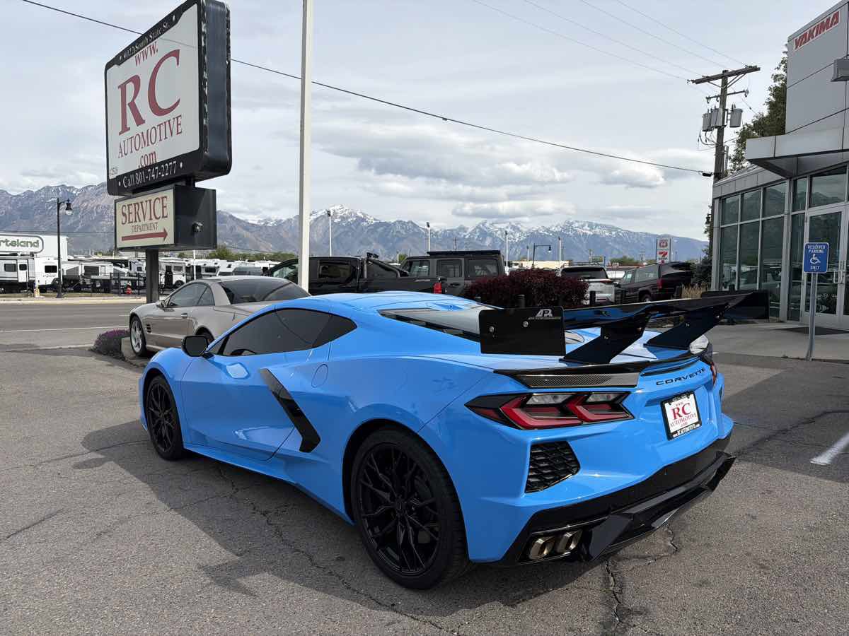 Used 2023 Chevrolet Corvette Stingray Premium Cpe w/ Z51 Performance Package RWD image 3