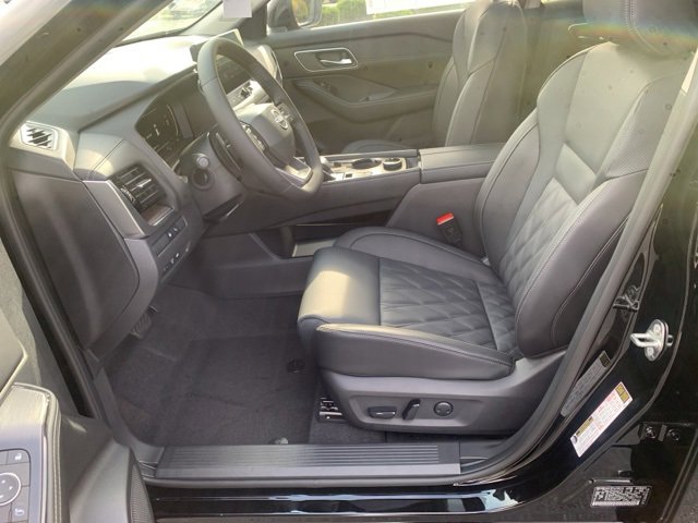 New 2026 Nissan Rogue Platinum image 11