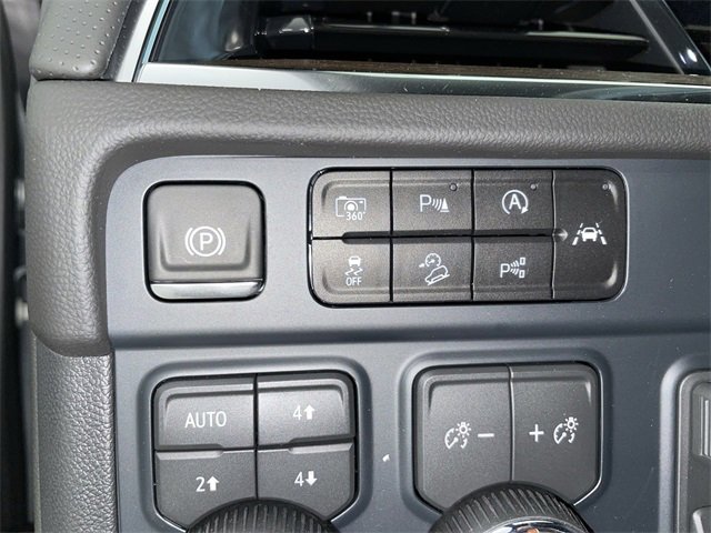 New 2026 Chevrolet Suburban High Country image 34