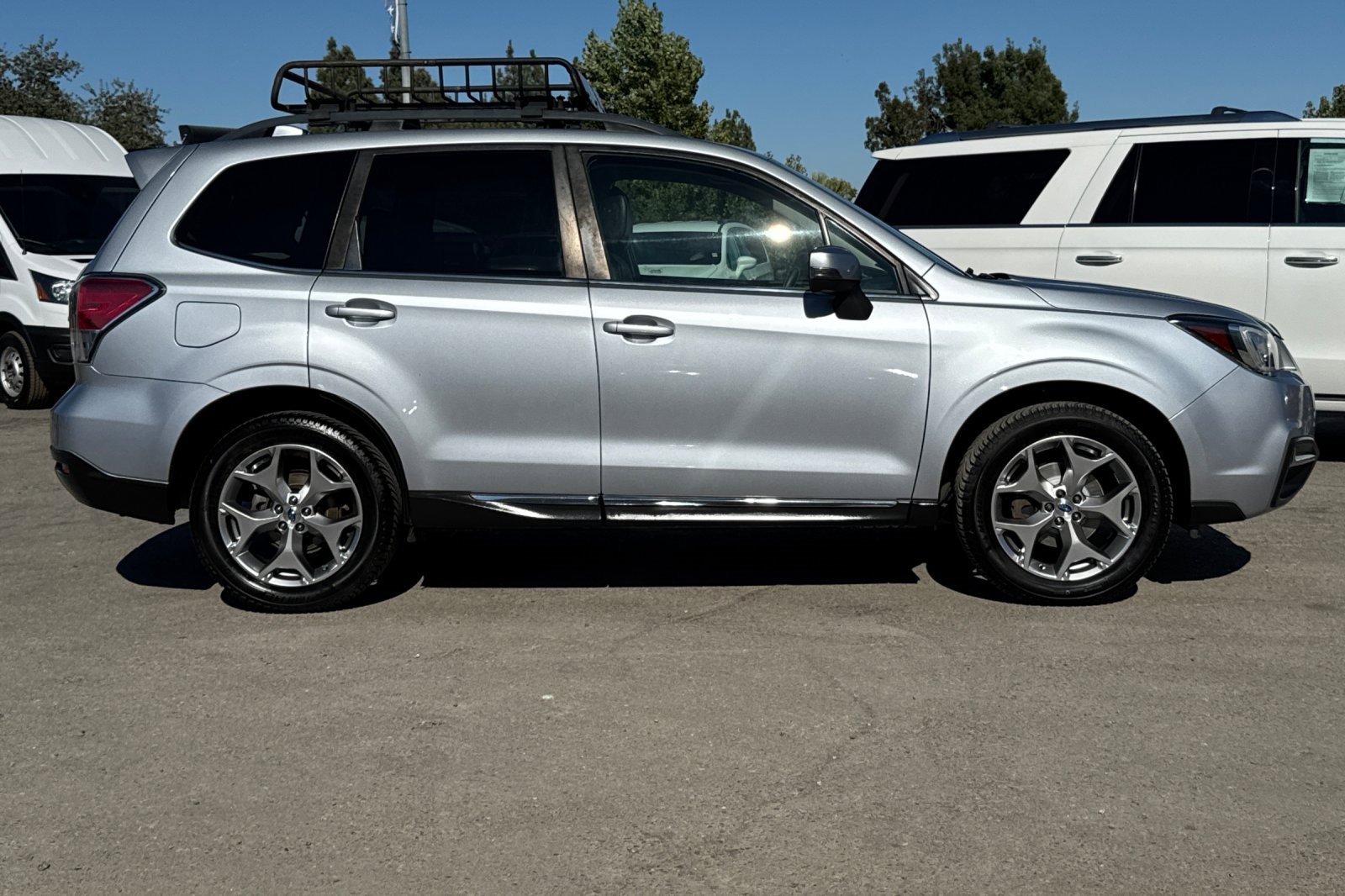 Used 2017 Subaru Forester 2.5i Touring image 3