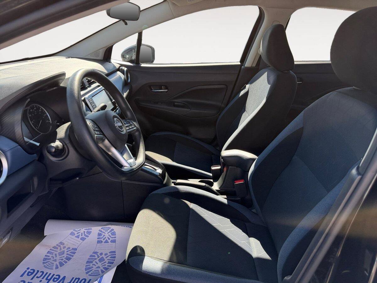 Used 2025 Nissan Versa SV FWD image 9
