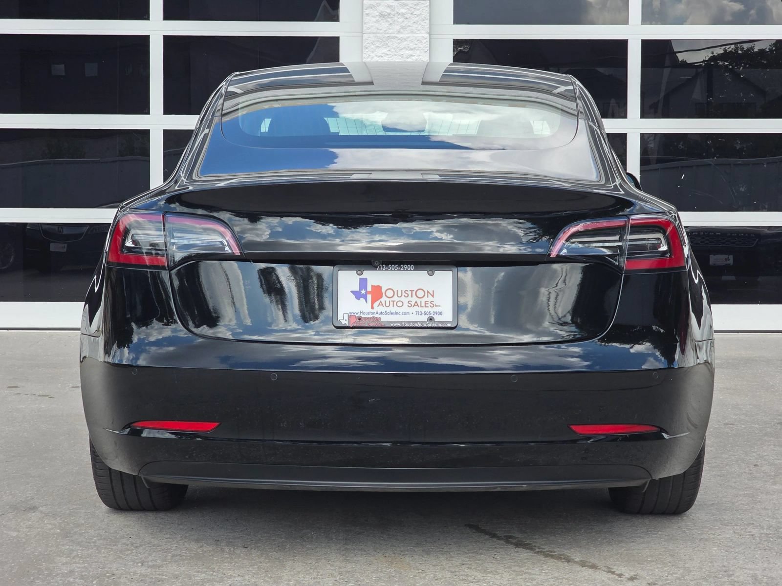 Used 2018 Tesla Model 3 Mid Range RWD image 4