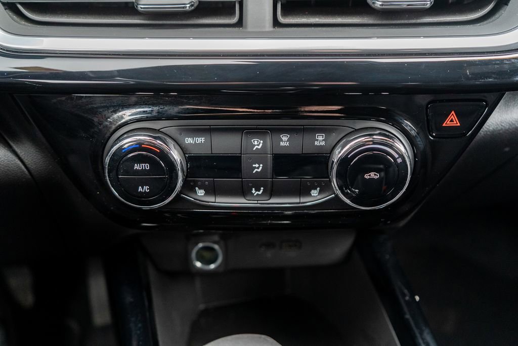 Used 2024 Chevrolet Trax RS w/ Driver Confidence Package image 30