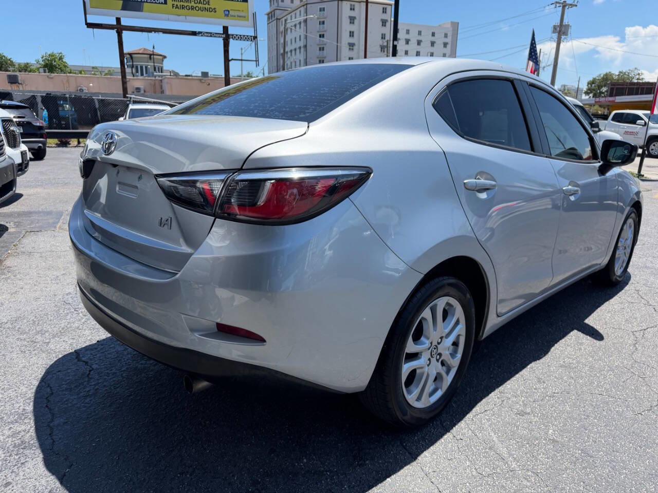Used 2018 Toyota Yaris iA FWD image 5