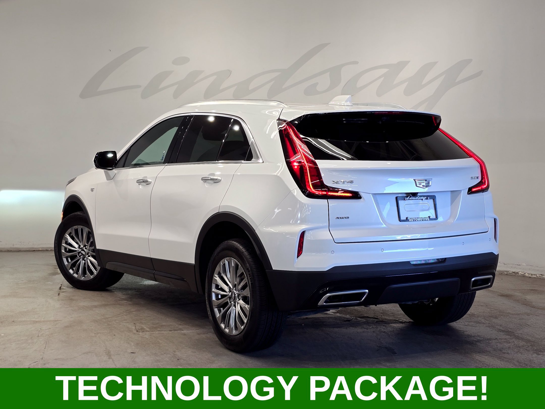 Used 2025 Cadillac XT4 Premium Luxury w/ Technology Package AWD/4WD image 4