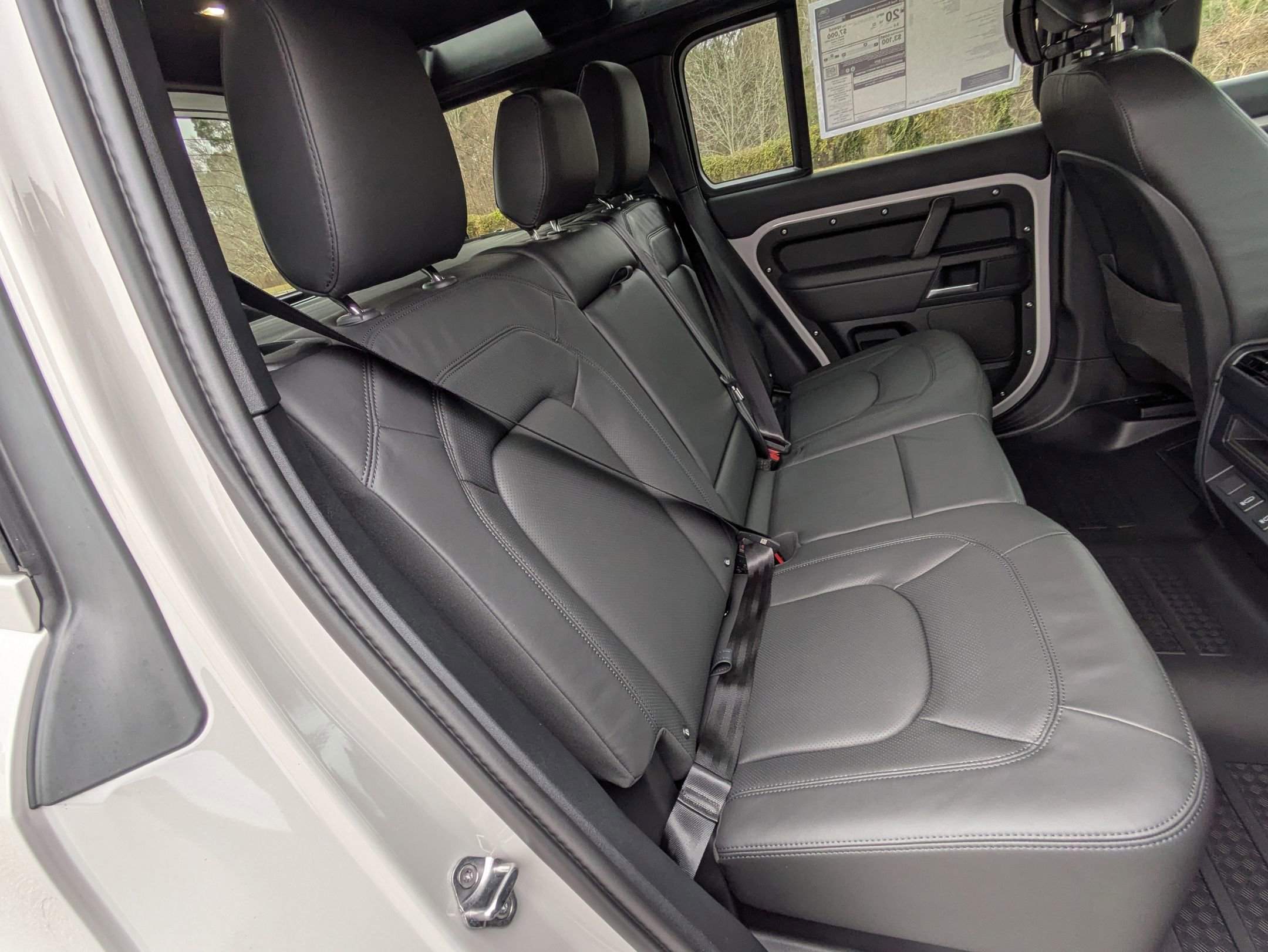 New 2026 Land Rover Defender 110 X-Dynamic SE image 29