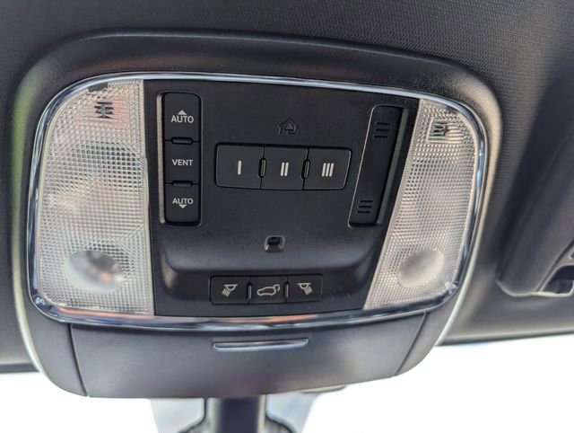 Used 2020 Jeep Grand Cherokee Limited AWD/4WD image 17