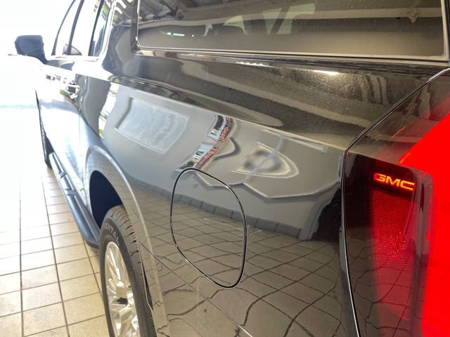 Used 2025 GMC Yukon XL Denali AWD/4WD image 19