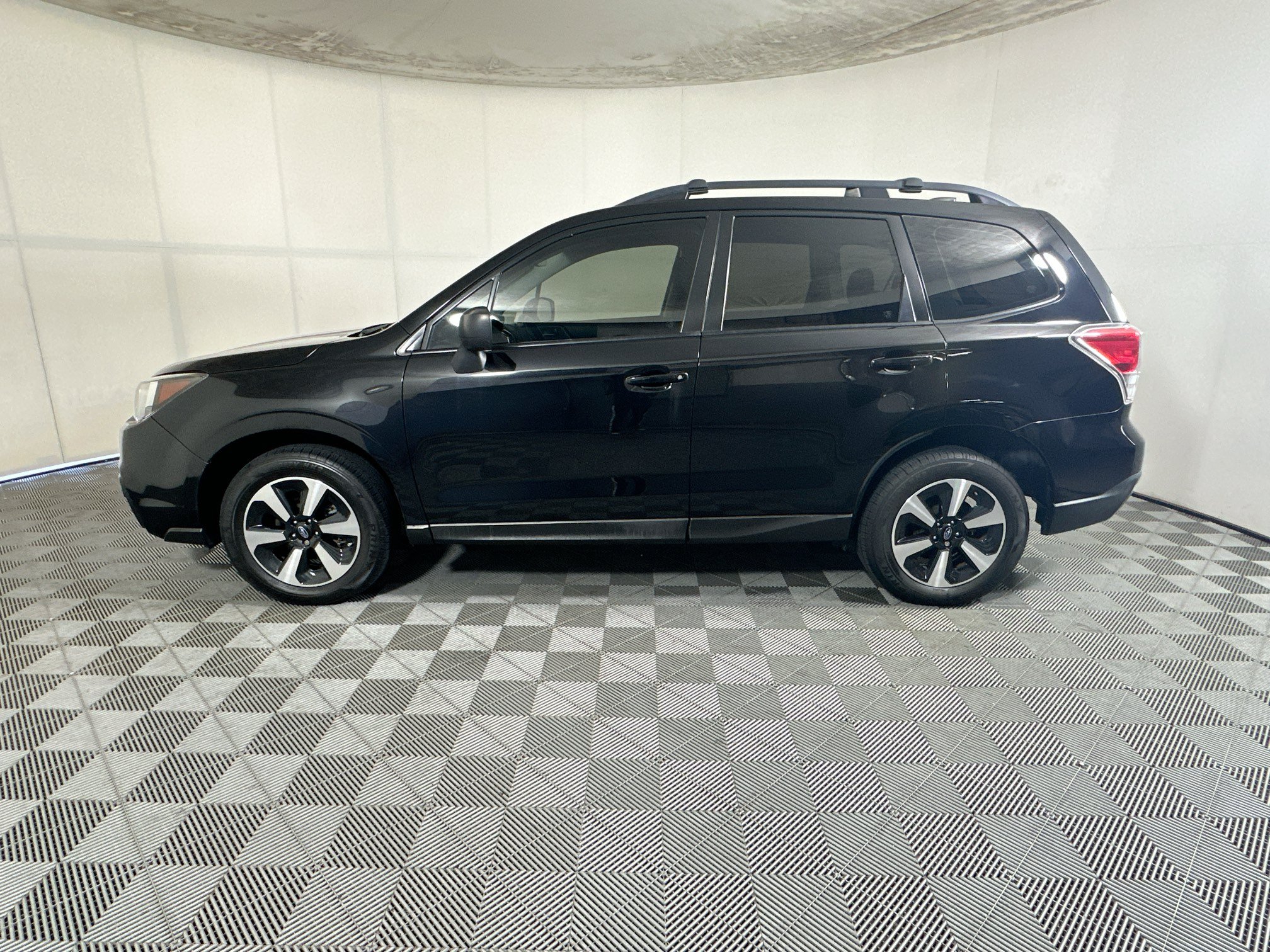 Used 2018 Subaru Forester 2.5i w/ Alloy Wheel Package AWD/4WD image 6