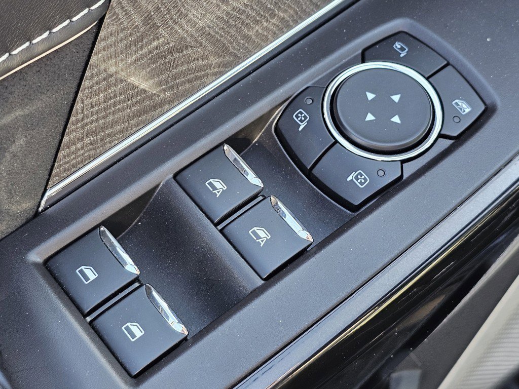 Used 2024 Ford F150 Lightning Platinum AWD/4WD image 31