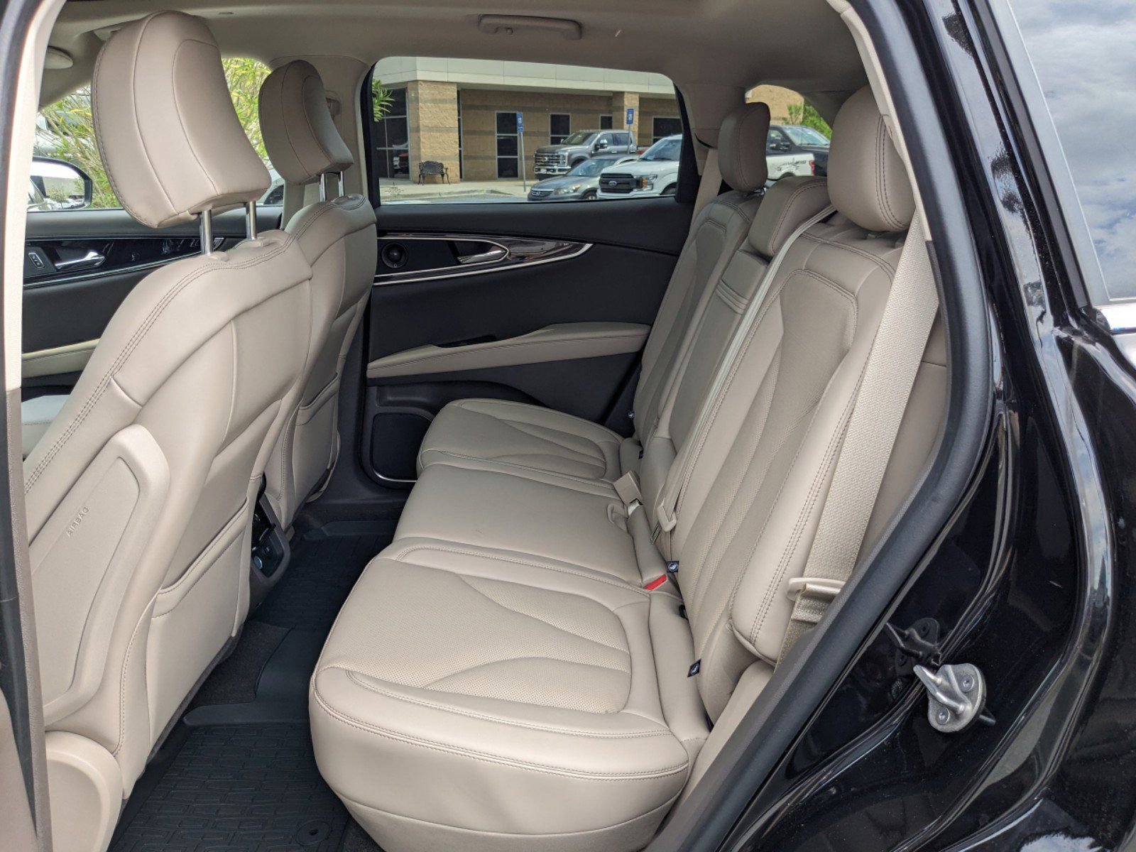 Certified 2023 Lincoln Nautilus Reserve w/ Equipment Group 201A image 16