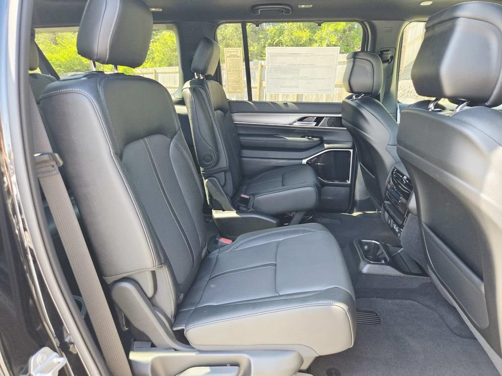 New 2026 Jeep Grand Wagoneer L Limited AWD/4WD image 21