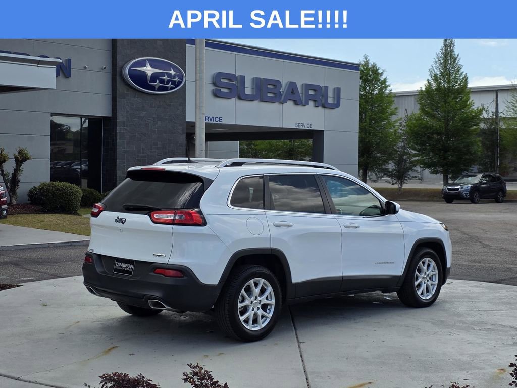 Used 2018 Jeep Cherokee Latitude Plus w/ Comfort/Convenience Group image 5