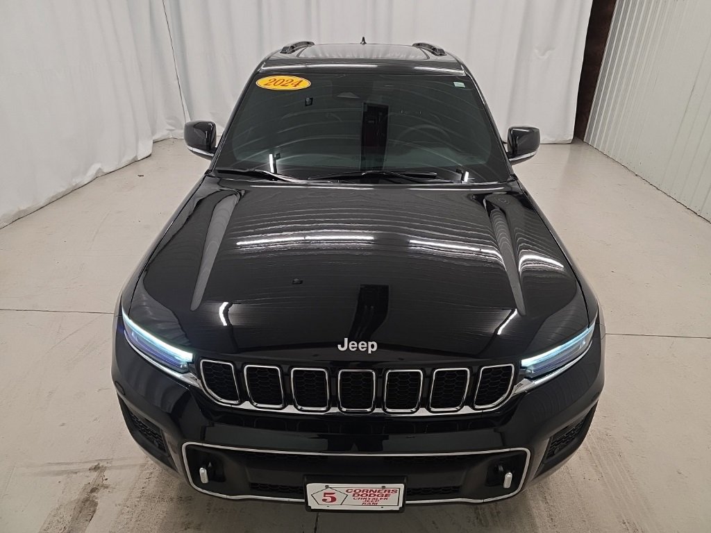 Used 2024 Jeep Grand Cherokee Overland w/ Luxury Tech Group IV image 8