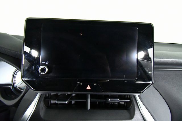 Used 2024 Toyota Venza LE image 4