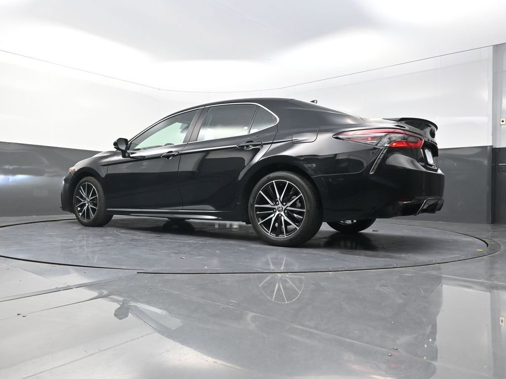 Used 2024 Toyota Camry SE w/ Cold Weather Package image 26