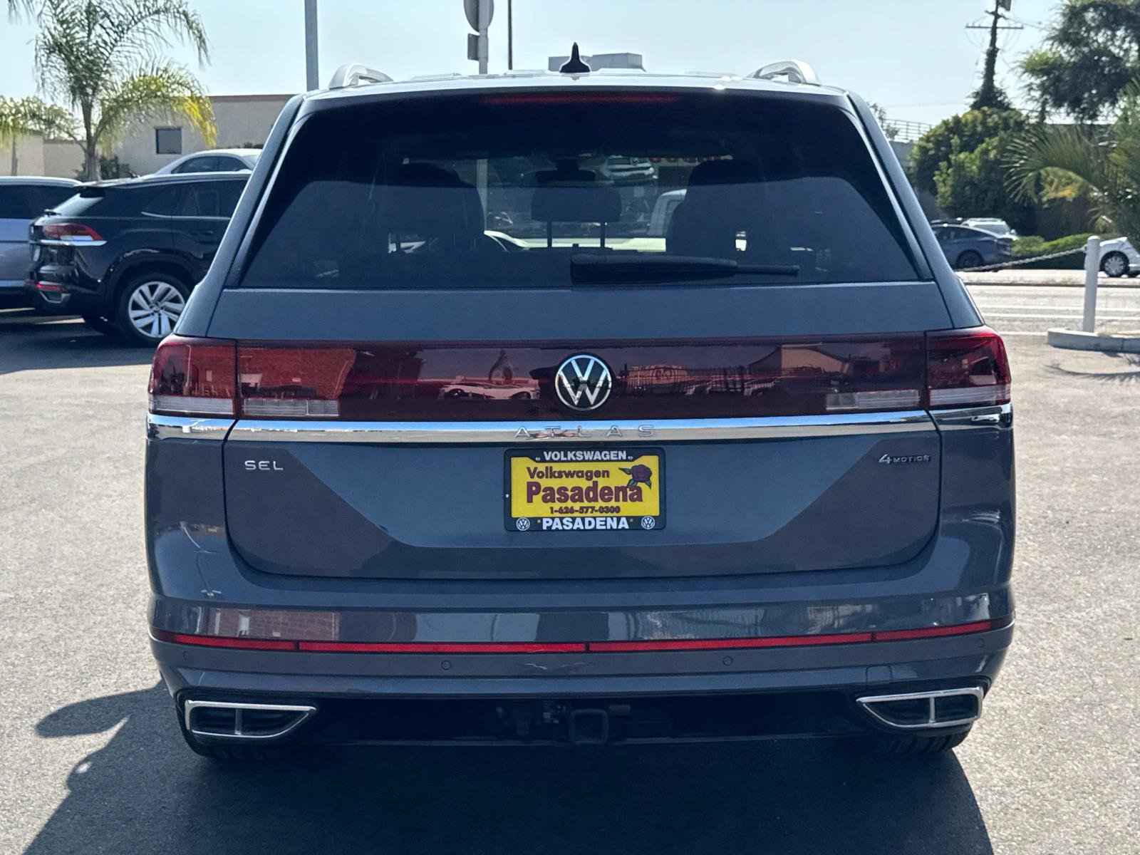 Certified 2025 Volkswagen Atlas SEL Premium R-Line image 5